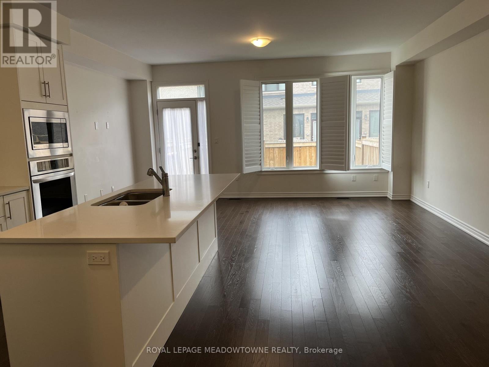 611 Boyd Lane, Milton, Ontario  L9E 1T9 - Photo 2 - W13002854