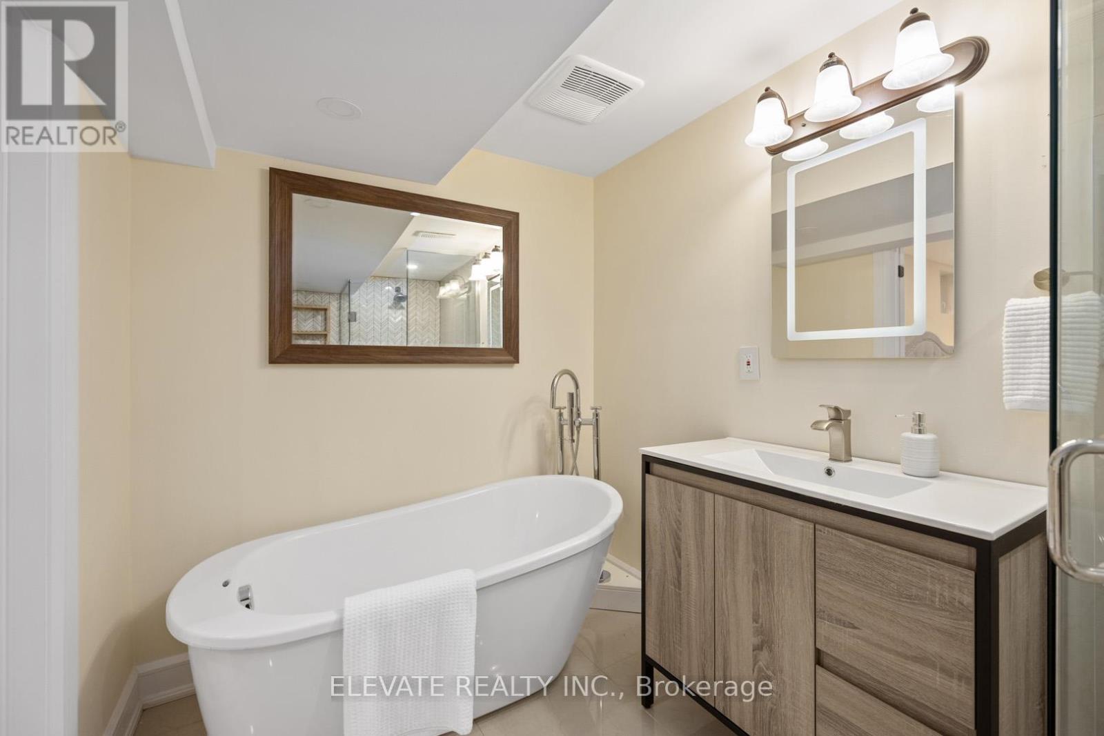 2059 Shawanaga Trail, Mississauga, Ontario  L5H 3Z3 - Photo 34 - W13003290