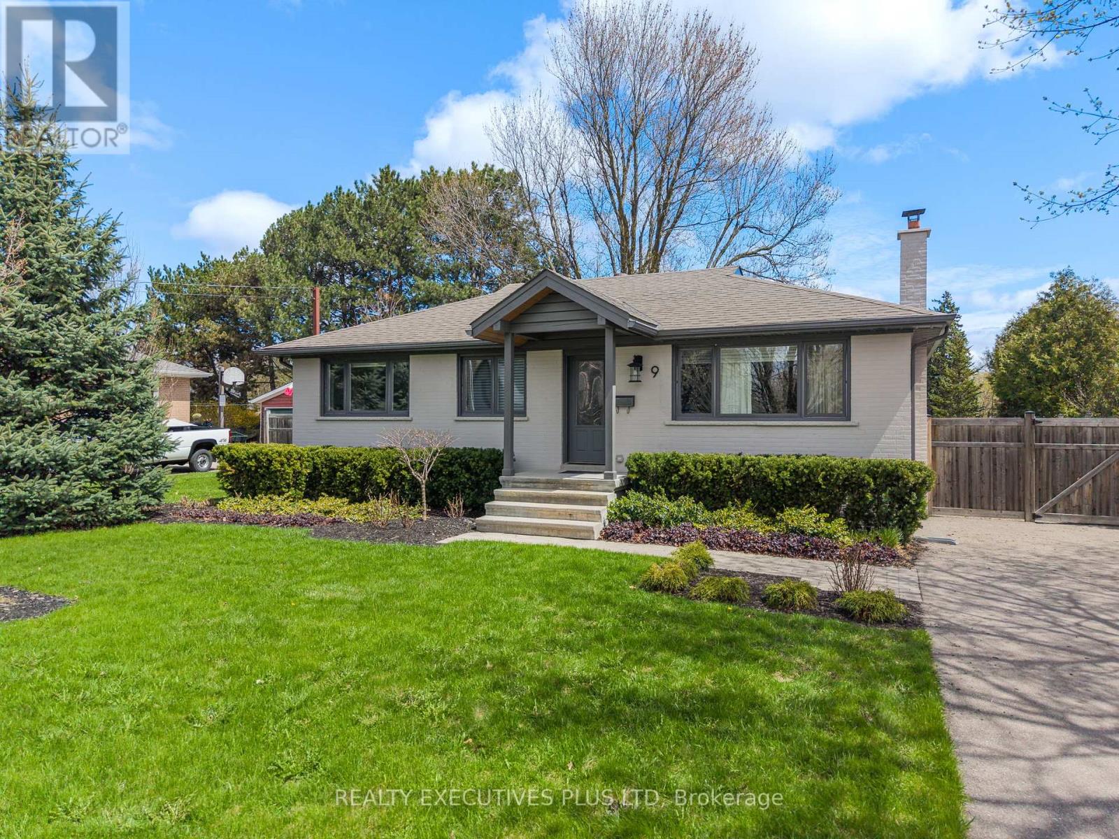 9 Hazelbury Drive, King, Ontario  L0G 1N0 - Photo 4 - N13077742