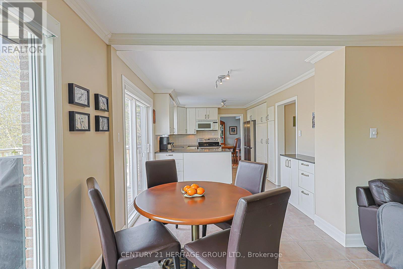 210 Thornwillow Court, Newmarket, Ontario  L3Y 5R2 - Photo 12 - N13077754