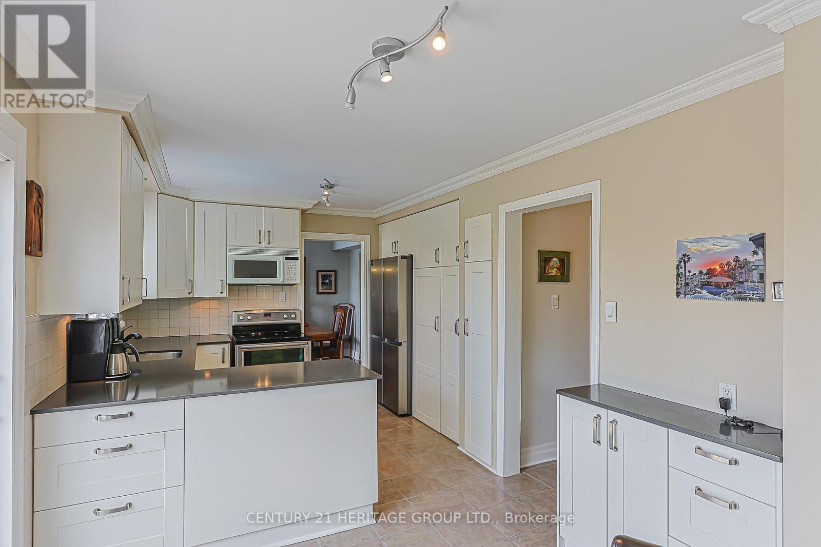 210 Thornwillow Court, Newmarket, Ontario  L3Y 5R2 - Photo 13 - N13077754
