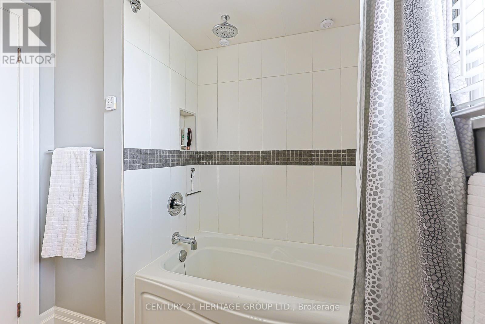 210 Thornwillow Court, Newmarket, Ontario  L3Y 5R2 - Photo 28 - N13077754