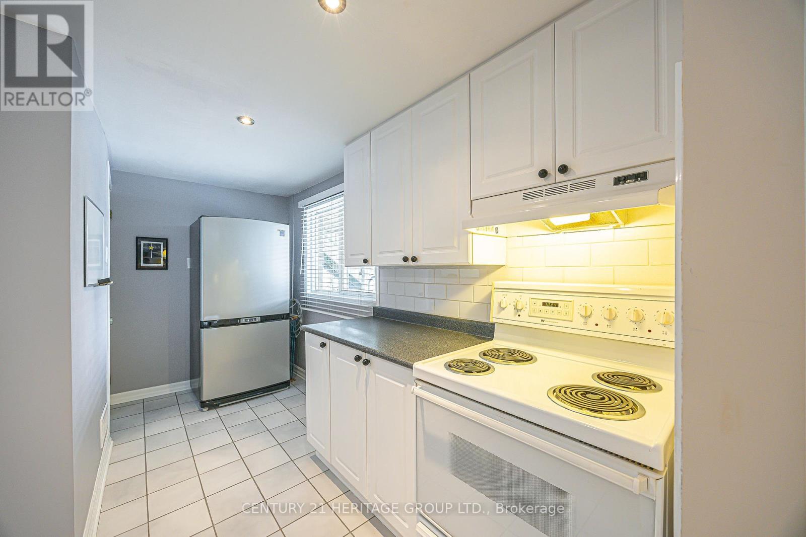 210 Thornwillow Court, Newmarket, Ontario  L3Y 5R2 - Photo 33 - N13077754