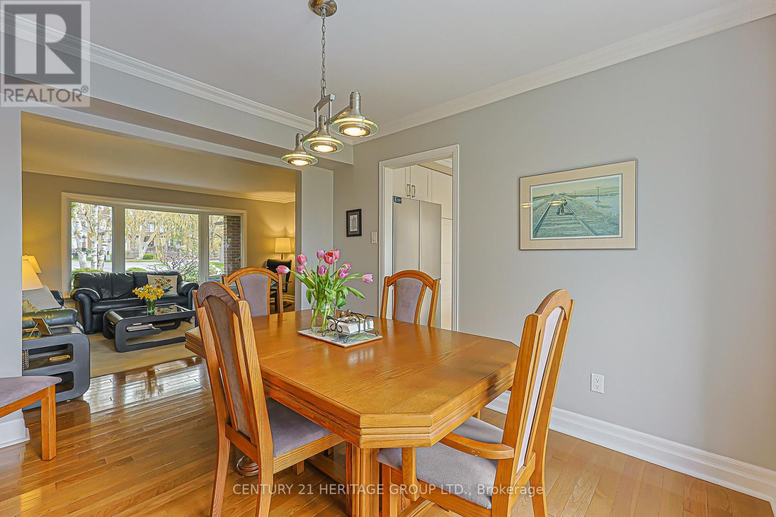 210 Thornwillow Court, Newmarket, Ontario  L3Y 5R2 - Photo 9 - N13077754