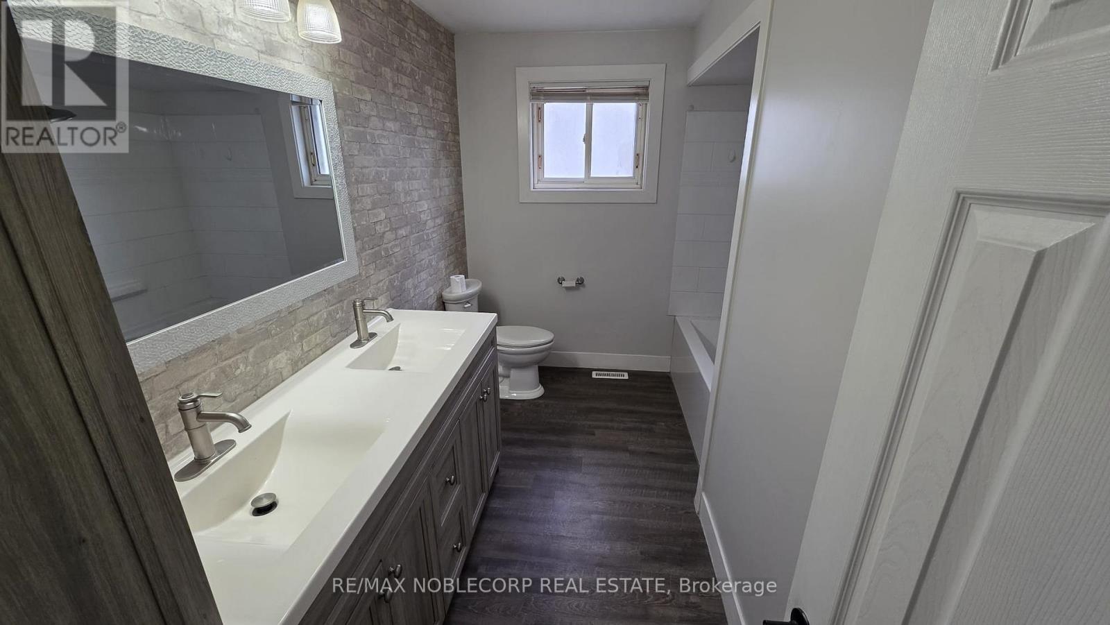 17 Larkdale Crescent, Essa, Ontario  L0M 1B0 - Photo 13 - N13077822