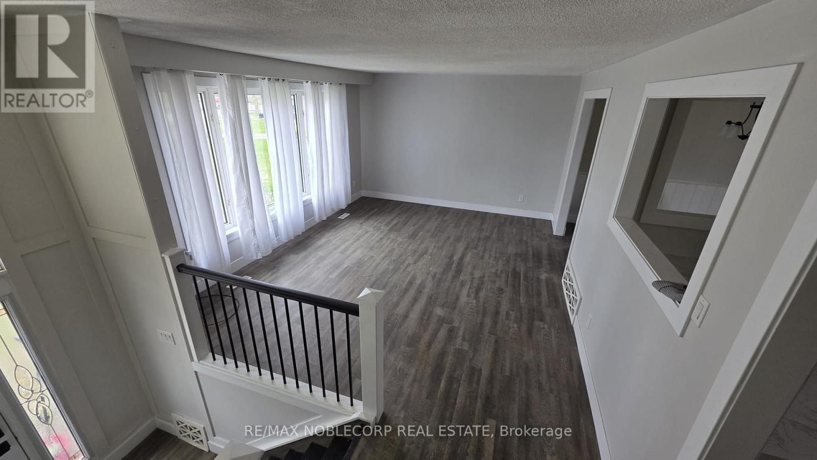 17 Larkdale Crescent, Essa, Ontario  L0M 1B0 - Photo 4 - N13077822
