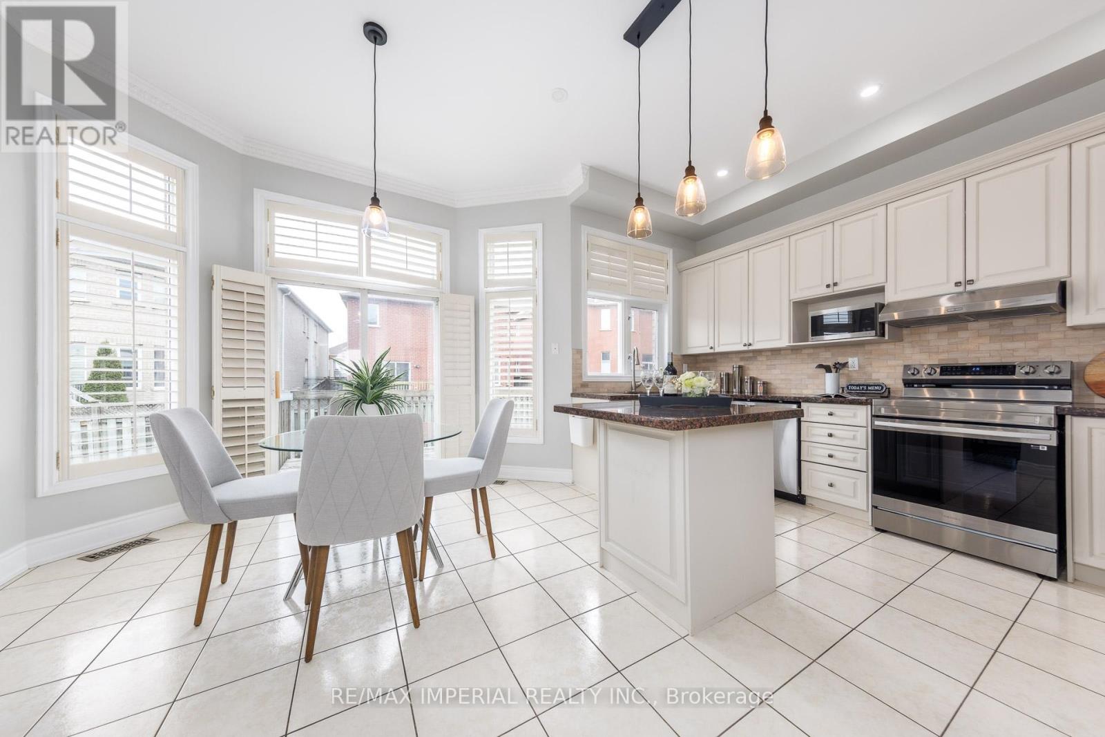 193 Redstone Road, Richmond Hill, Ontario  L4S 1X7 - Photo 18 - N13078040