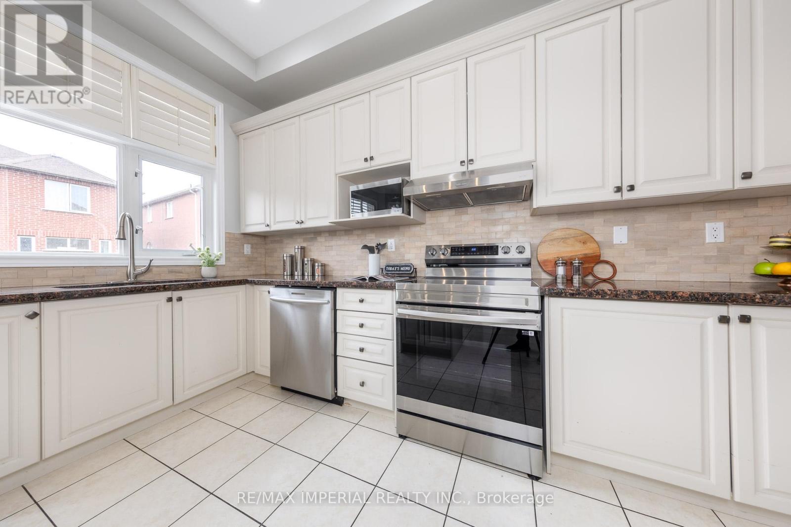 193 Redstone Road, Richmond Hill, Ontario  L4S 1X7 - Photo 20 - N13078040