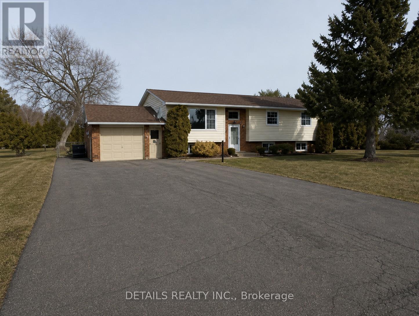6 CAMBRIDGE COURT, North Grenville, Ontario