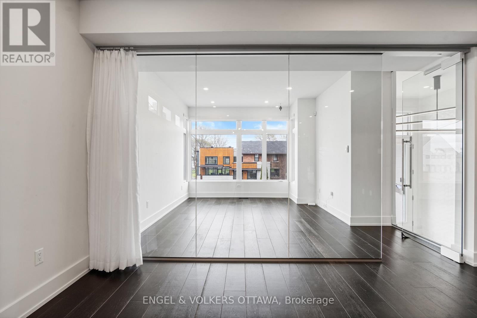 2154 Rice Avenue, Ottawa, Ontario  K2A 0C4 - Photo 3 - X13052332