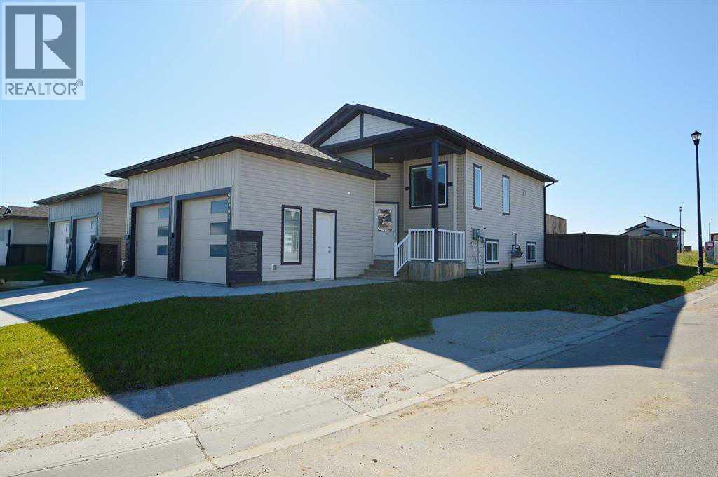 9029 80a Avenue, Grande Prairie, Alberta  T8X 1C4 - Photo 1 - A2307556