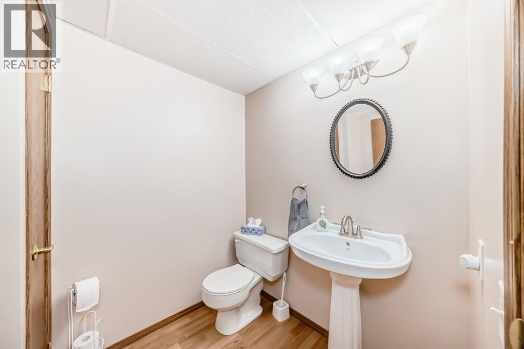 32 West Mackay Crescent, Cochrane, Alberta  T4C 1J9 - Photo 29 - A2285019