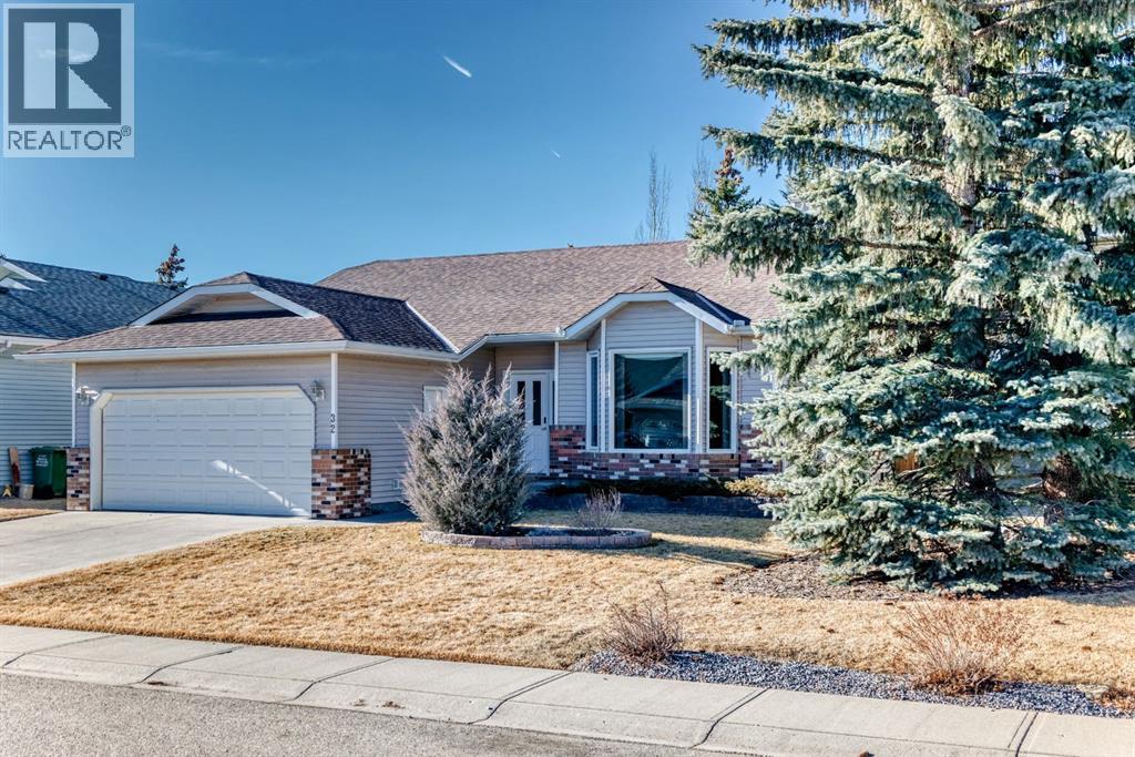 32 West Mackay Crescent, Cochrane, Alberta