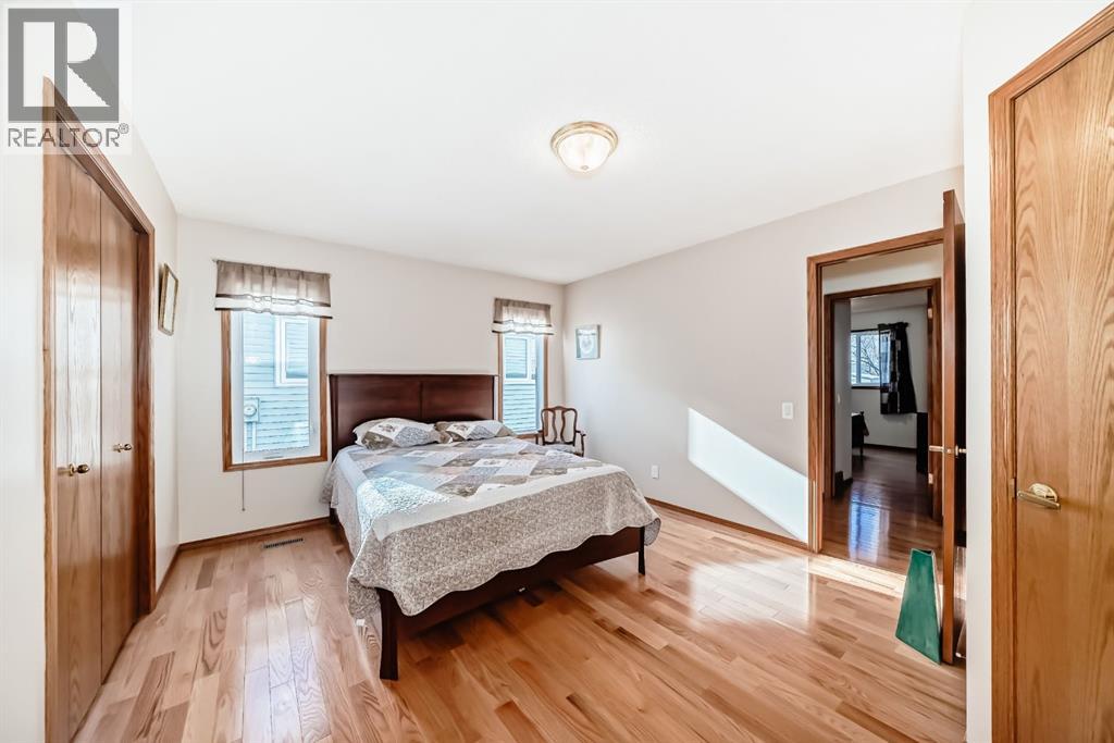 32 West Mackay Crescent, Cochrane, Alberta  T4C 1J9 - Photo 20 - A2285019