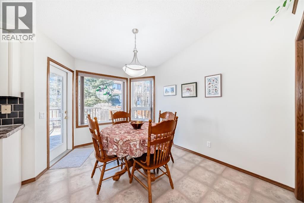 32 West Mackay Crescent, Cochrane, Alberta  T4C 1J9 - Photo 12 - A2285019