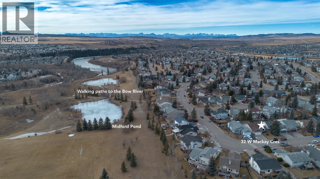 32 West Mackay Crescent, Cochrane, Alberta  T4C 1J9 - Photo 6 - A2285019
