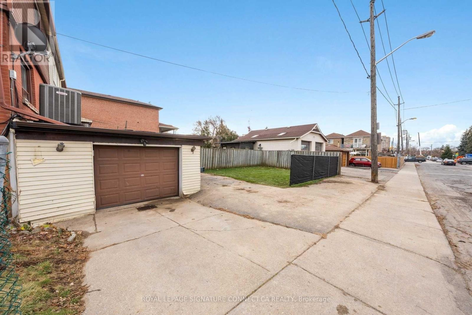 56 Snider Avenue, Toronto, Ontario  M6E 4R9 - Photo 28 - W13077696
