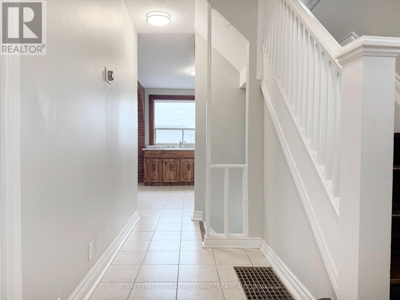56 Snider Avenue, Toronto, Ontario  M6E 4R9 - Photo 5 - W13077696