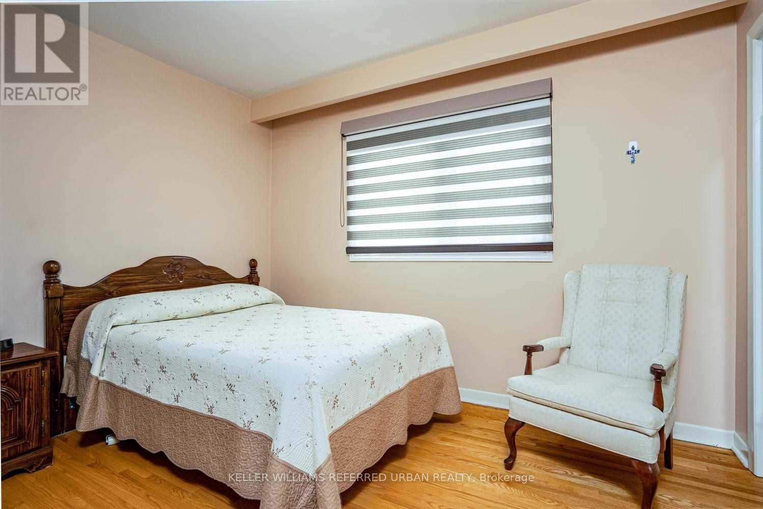 17 Hathor Crescent, Toronto, Ontario  M9L 1C1 - Photo 16 - W13077798