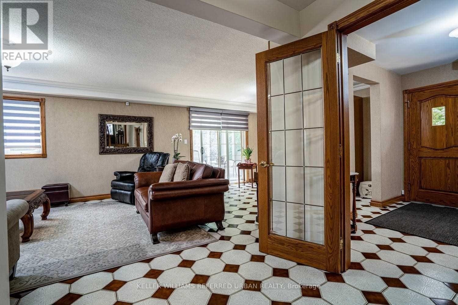 17 Hathor Crescent, Toronto, Ontario  M9L 1C1 - Photo 21 - W13077798