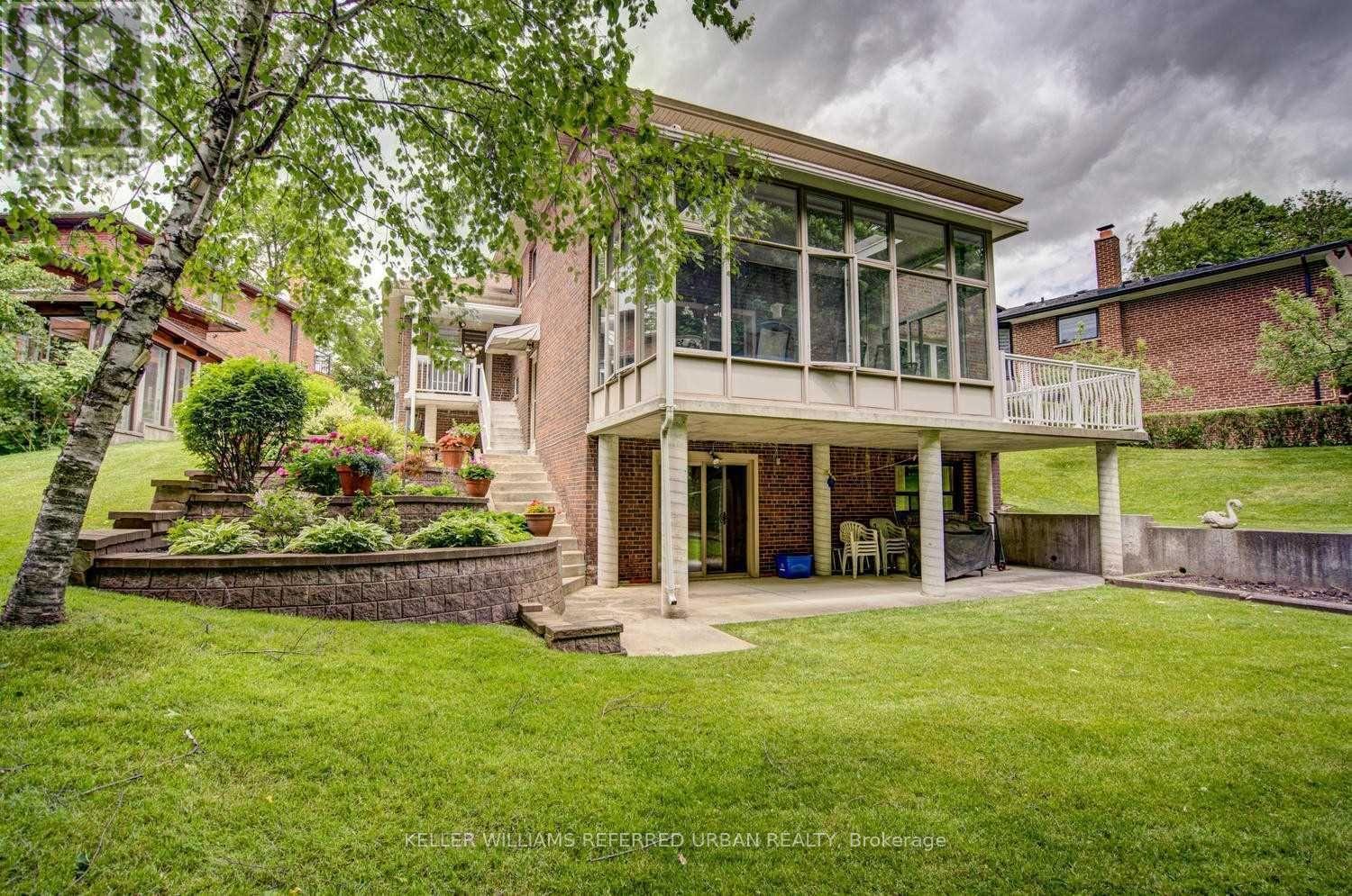 17 Hathor Crescent, Toronto, Ontario  M9L 1C1 - Photo 5 - W13077798