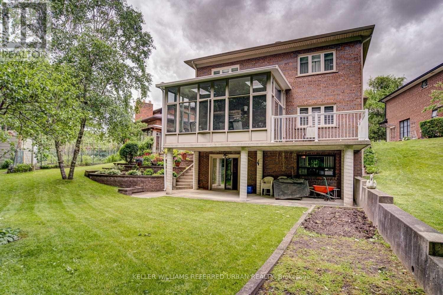 17 Hathor Crescent, Toronto, Ontario  M9L 1C1 - Photo 6 - W13077798