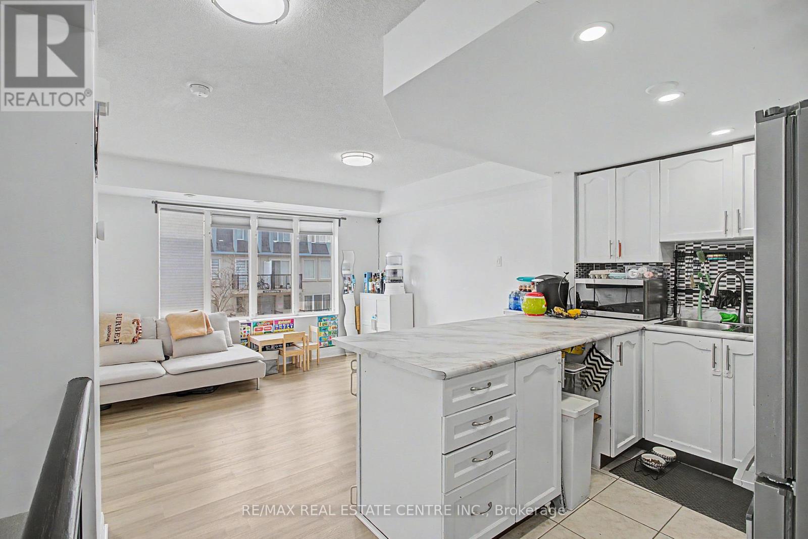 95 George Appleton Way W, Toronto, Ontario  M3M 0A2 - Photo 7 - W13077836
