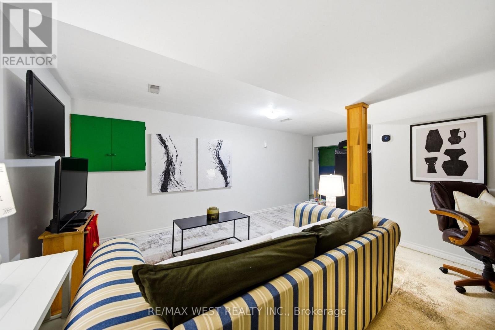 201 Gilmour Avenue, Toronto, Ontario  M6P 3B2 - Photo 20 - W13077854