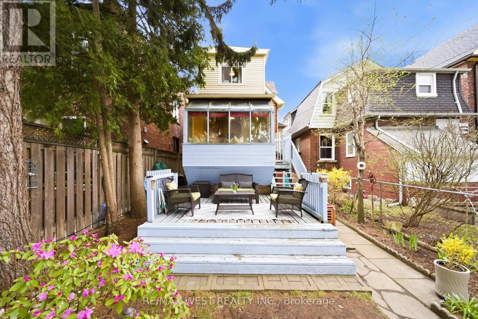201 Gilmour Avenue, Toronto, Ontario  M6P 3B2 - Photo 26 - W13077854