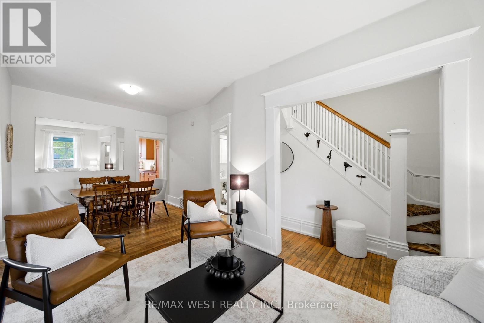201 Gilmour Avenue, Toronto, Ontario  M6P 3B2 - Photo 7 - W13077854