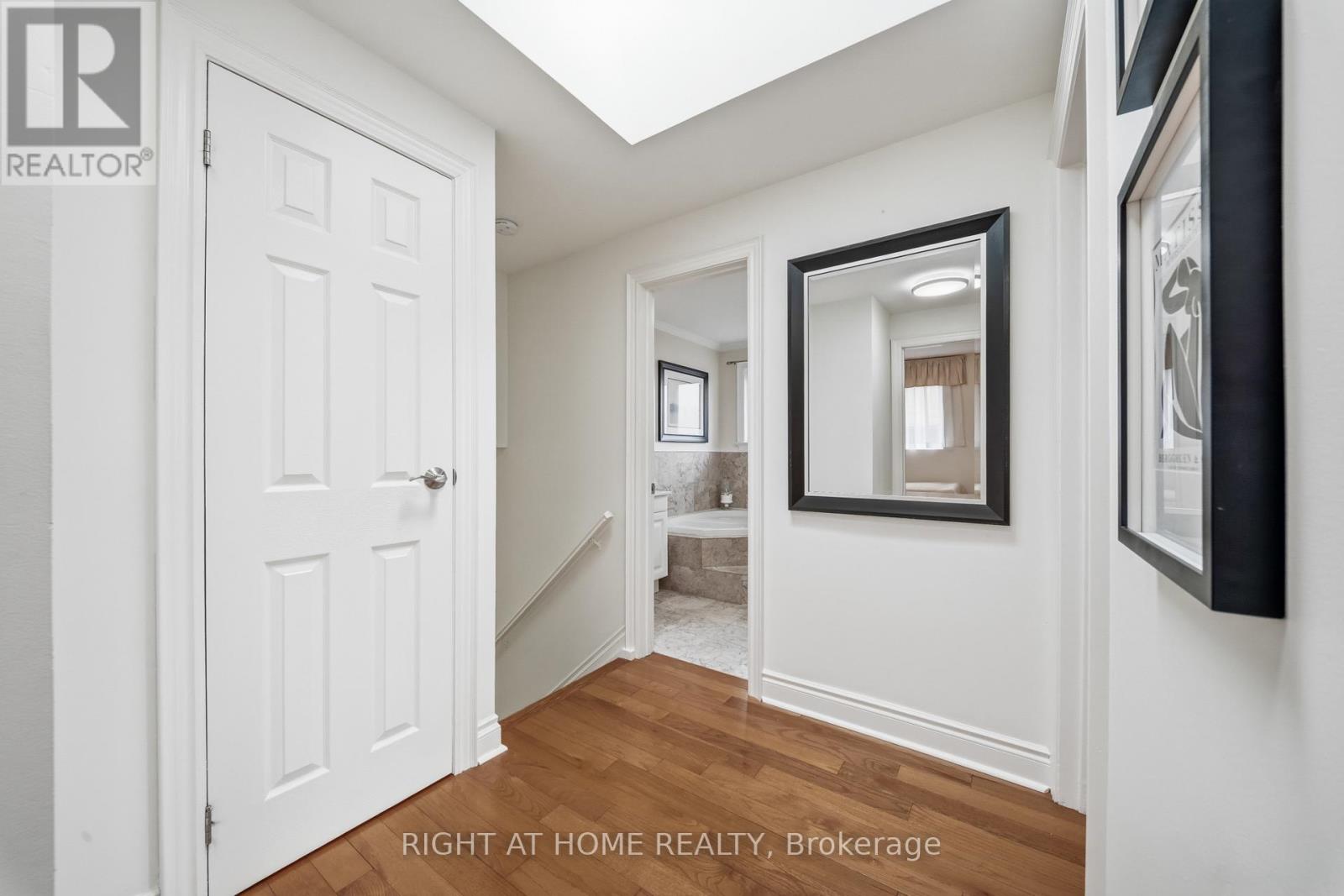 11 Farley Crescent, Toronto, Ontario  M9R 2A5 - Photo 24 - W13077882