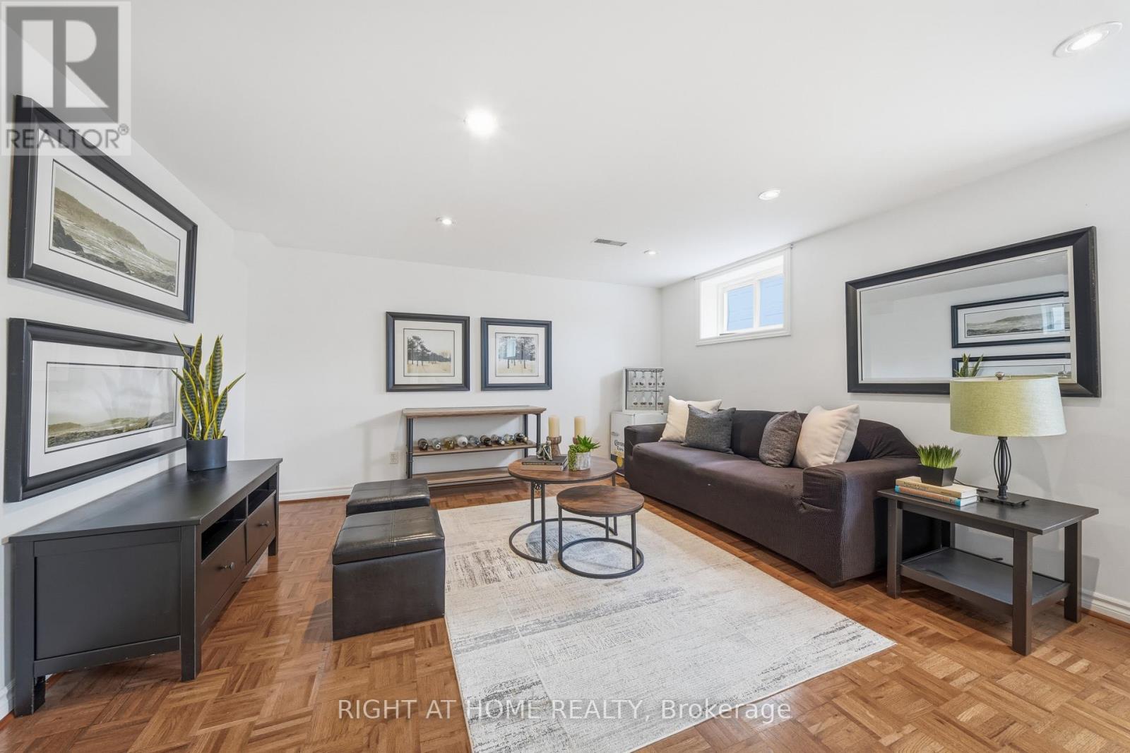 11 Farley Crescent, Toronto, Ontario  M9R 2A5 - Photo 32 - W13077882