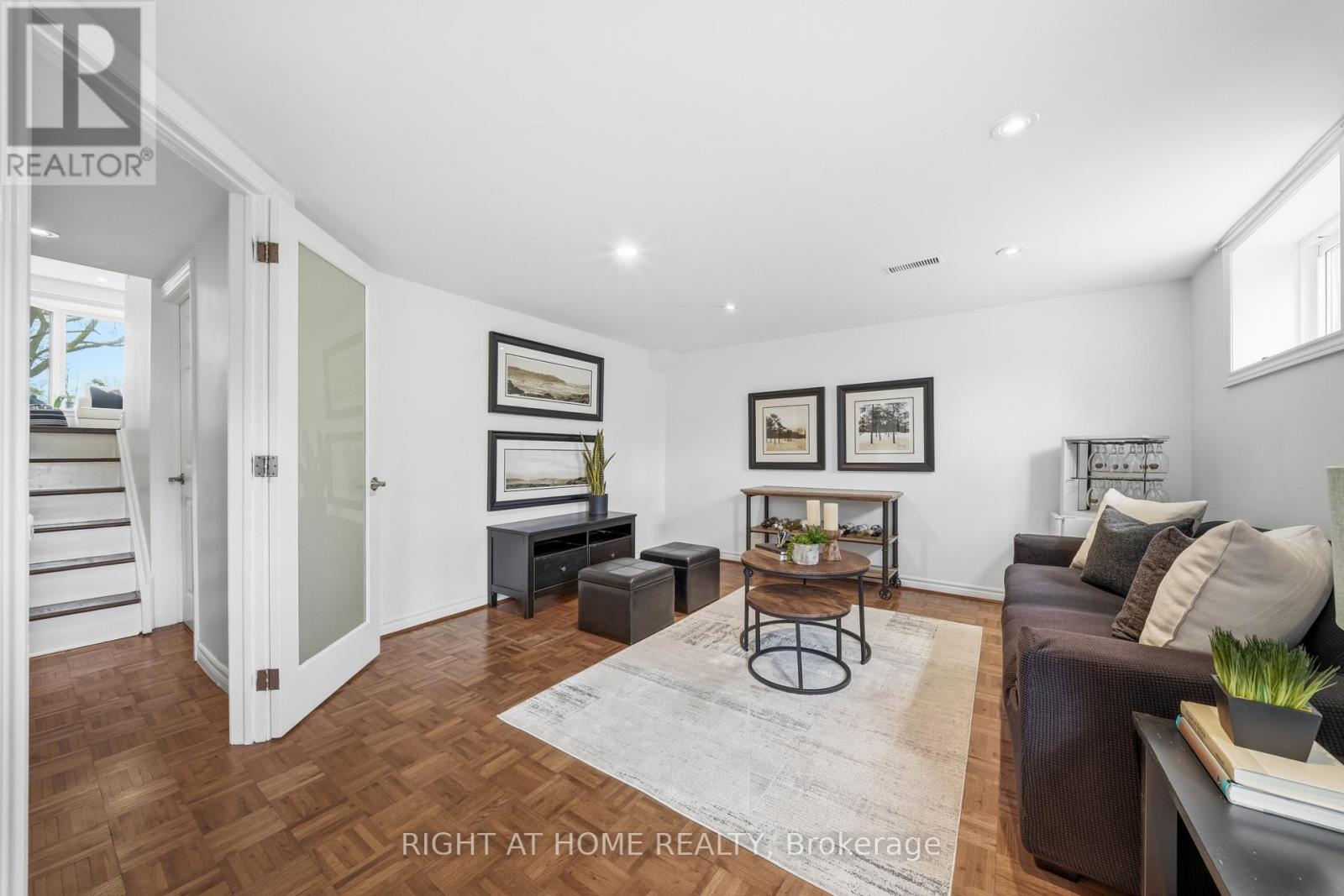 11 Farley Crescent, Toronto, Ontario  M9R 2A5 - Photo 33 - W13077882
