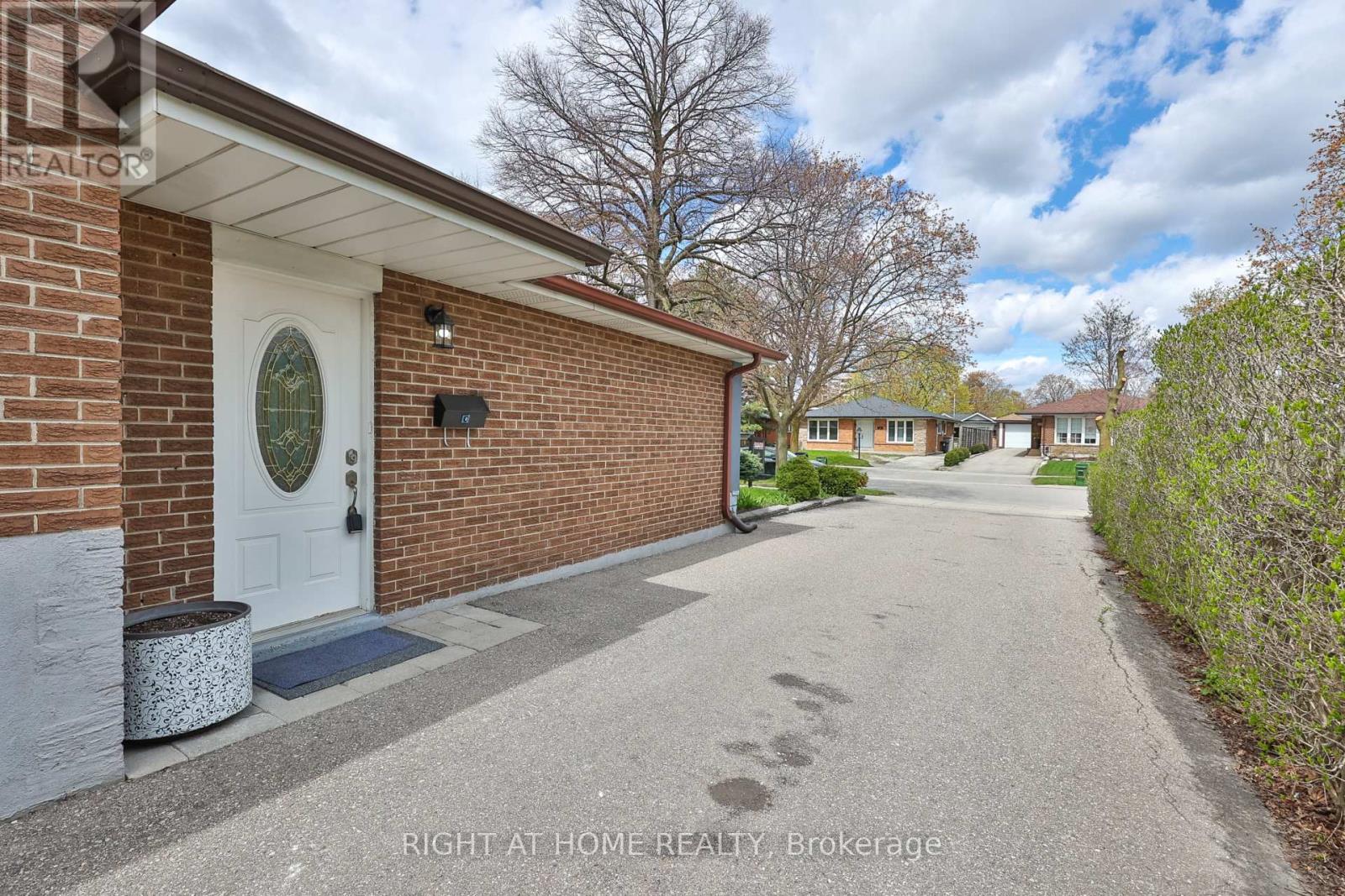 11 Farley Crescent, Toronto, Ontario  M9R 2A5 - Photo 40 - W13077882