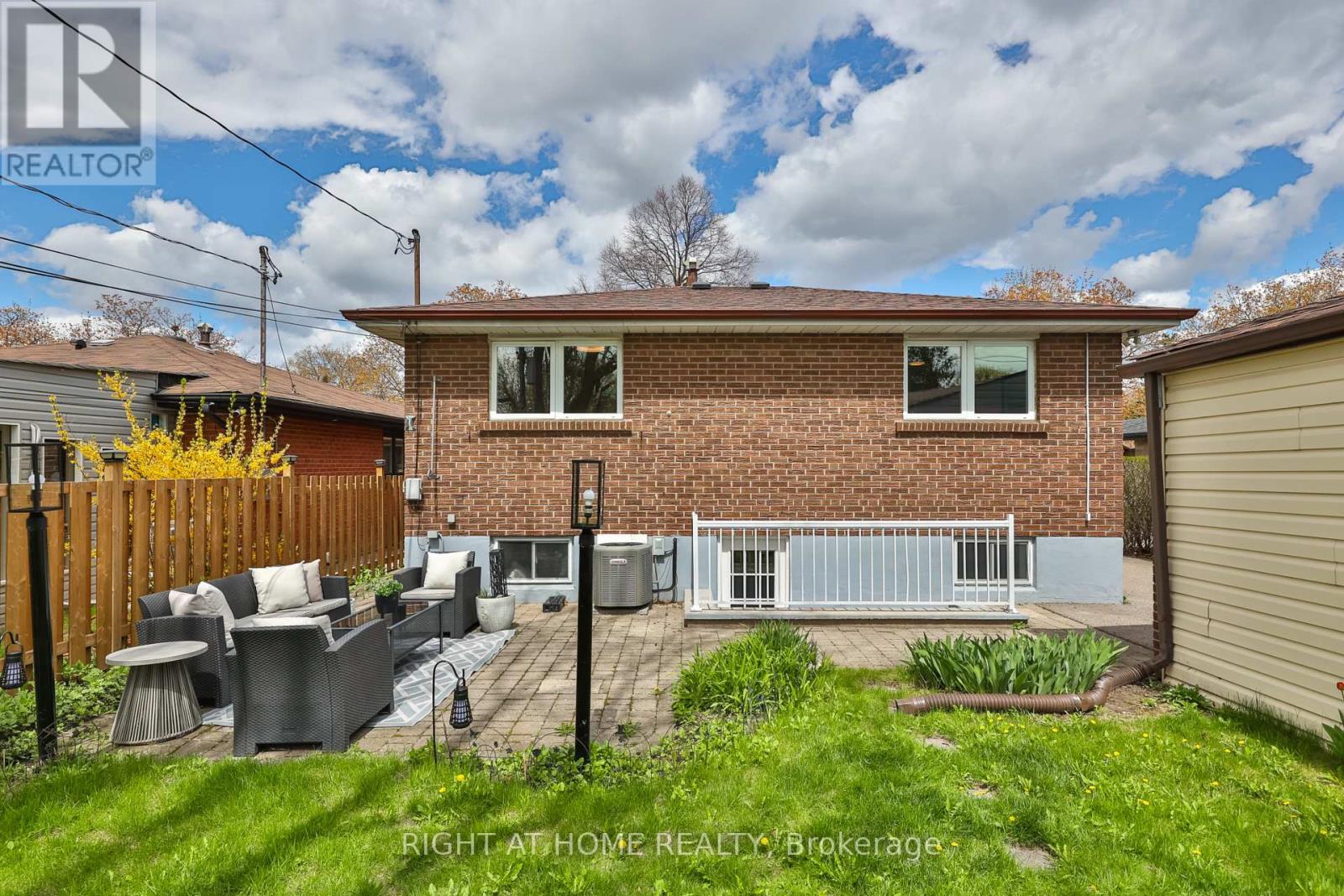 11 Farley Crescent, Toronto, Ontario  M9R 2A5 - Photo 43 - W13077882
