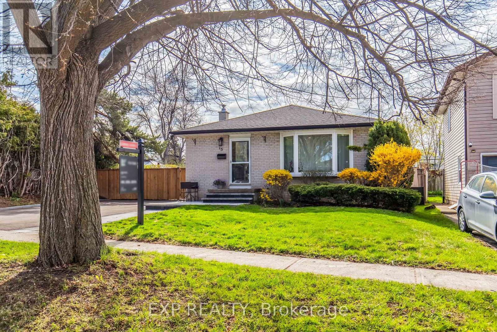 15 Rexway Drive, Halton Hills, Ontario  L7G 1P7 - Photo 2 - W13077936