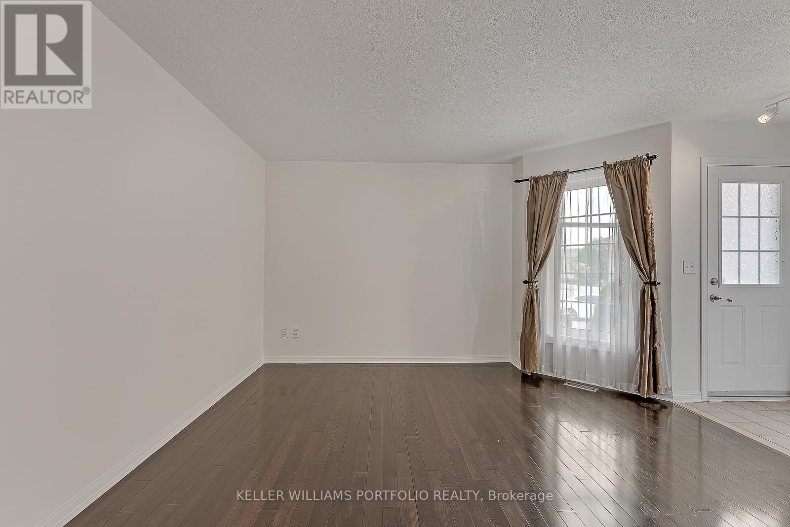 1458 Quest Circle, Mississauga, Ontario  L5N 8B4 - Photo 7 - W13077946