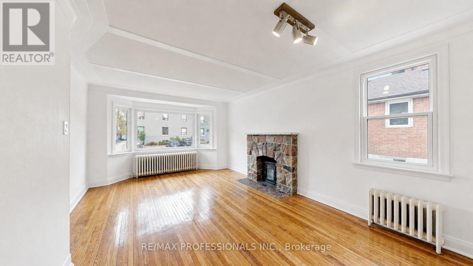 5 Thirty Ninth Street, Toronto, Ontario  M8W 3M4 - Photo 3 - W13078016