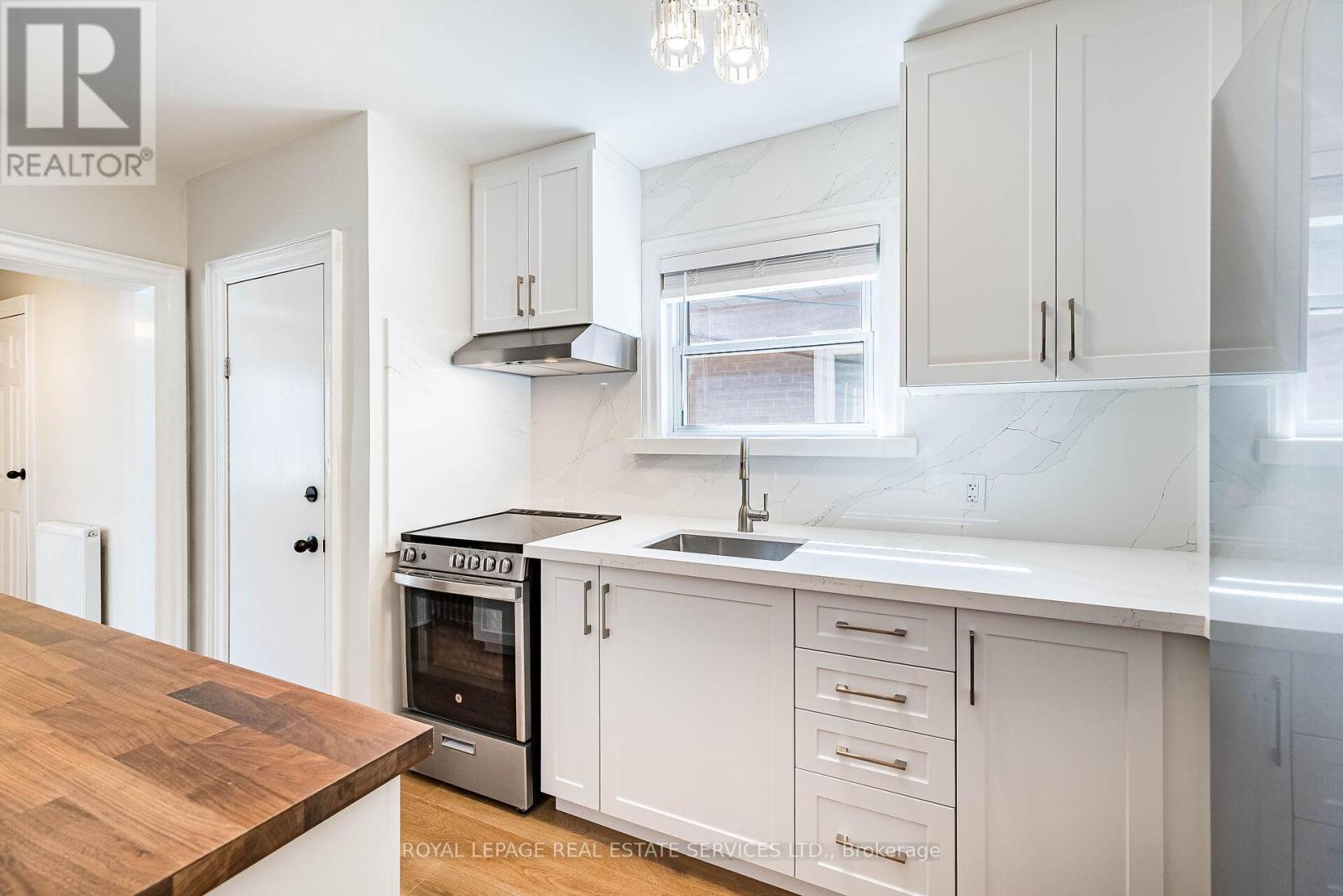 24 Seventh Street, Toronto, Ontario  M8V 3B2 - Photo 16 - W13078046