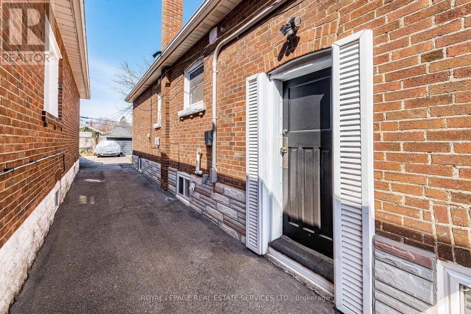 24 Seventh Street, Toronto, Ontario  M8V 3B2 - Photo 32 - W13078046