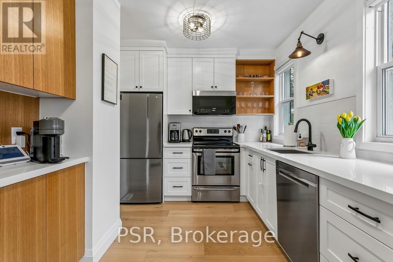 155 Mcroberts Avenue, Toronto, Ontario  M6E 4P3 - Photo 11 - W13078052
