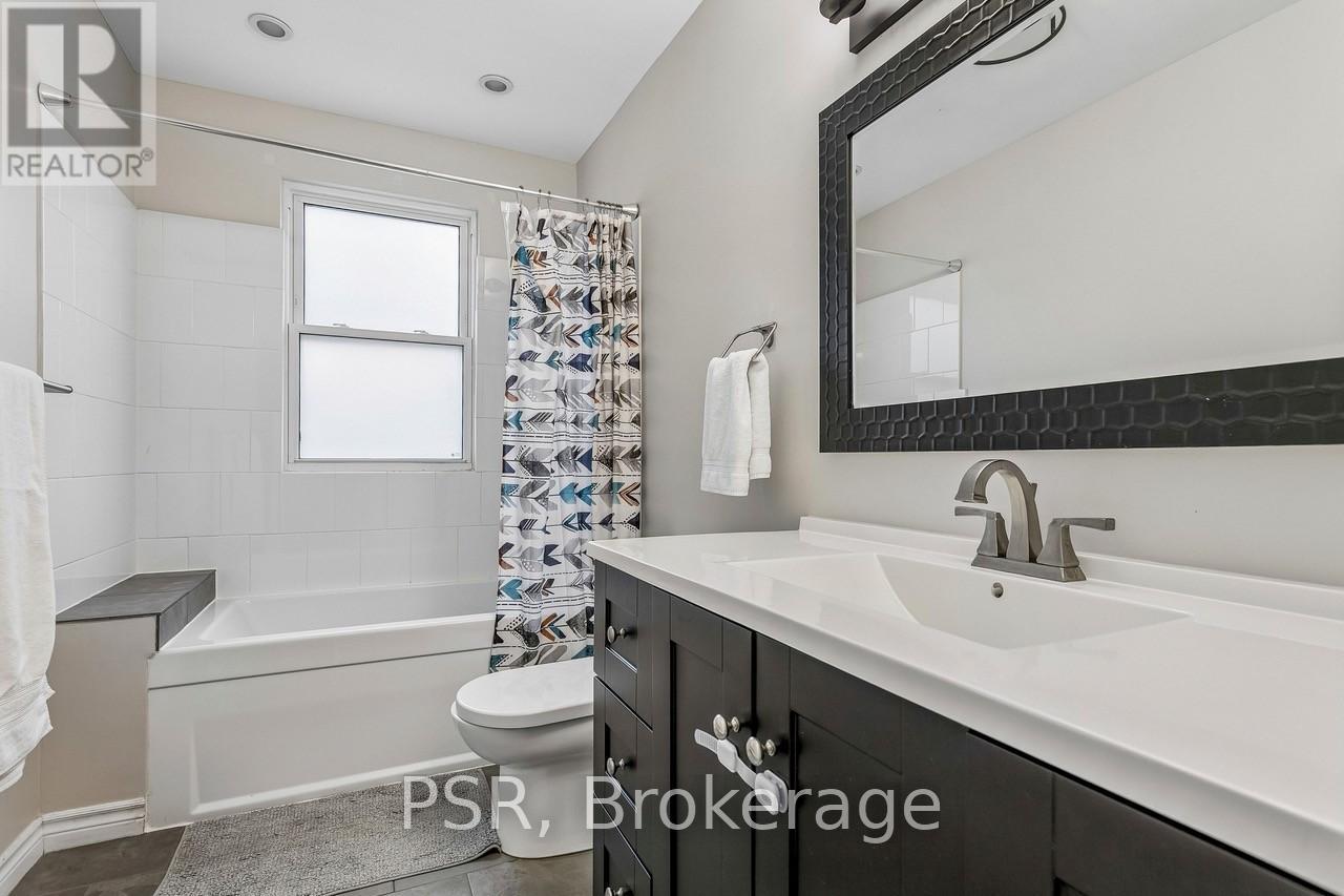 155 Mcroberts Avenue, Toronto, Ontario  M6E 4P3 - Photo 22 - W13078052