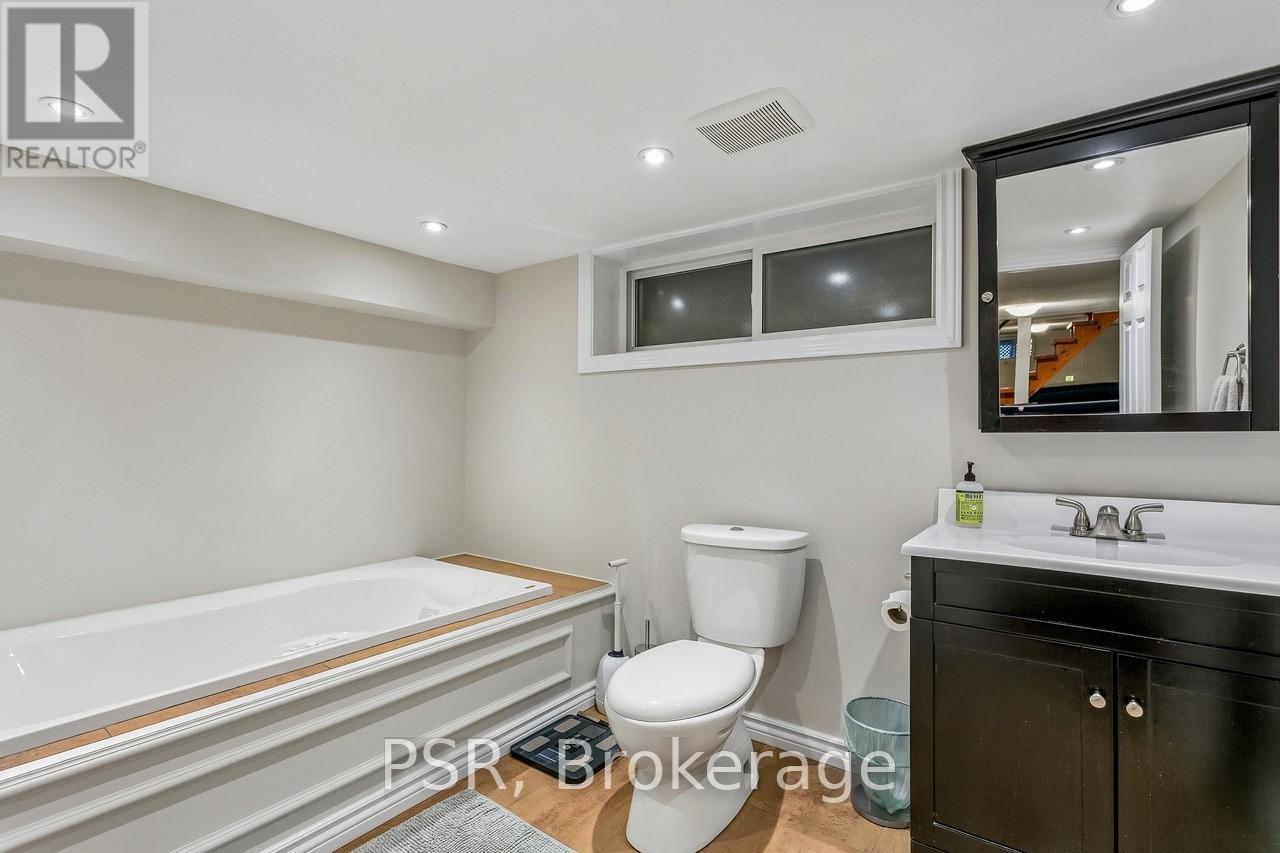 155 Mcroberts Avenue, Toronto, Ontario  M6E 4P3 - Photo 26 - W13078052