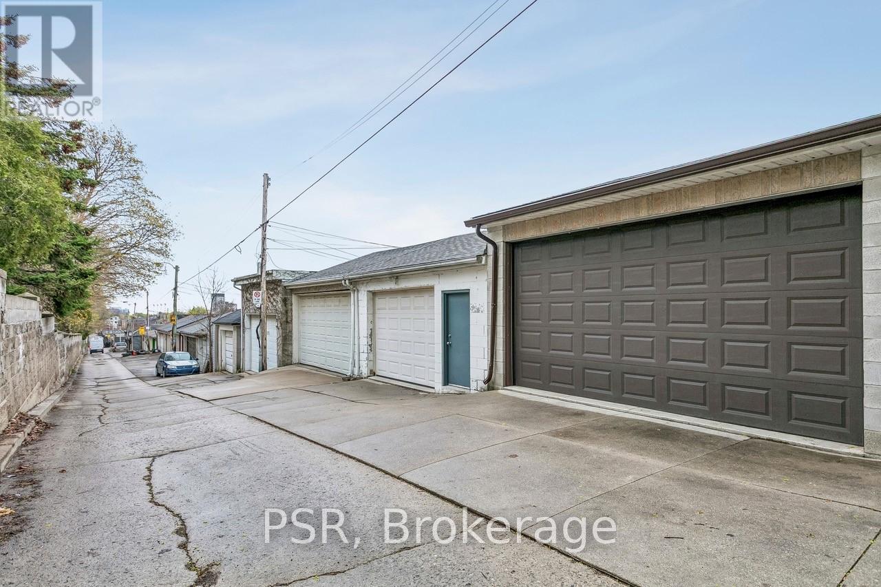 155 Mcroberts Avenue, Toronto, Ontario  M6E 4P3 - Photo 31 - W13078052