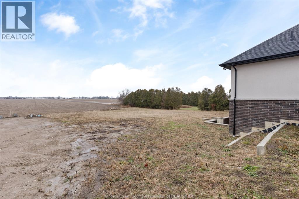 418 County Rd 34, Kingsville, Ontario  N8H 3V6 - Photo 25 - 26009960