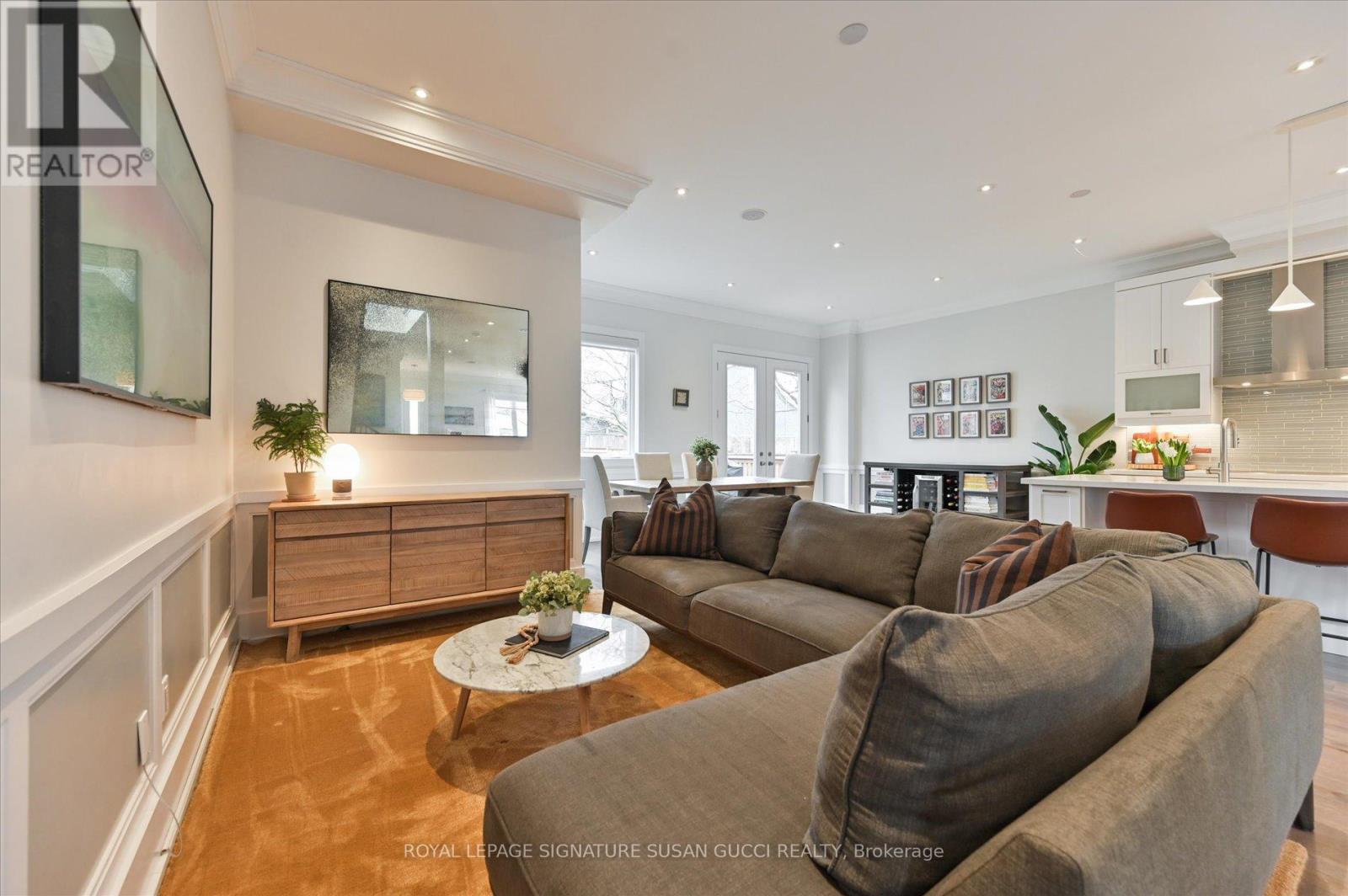 20 Warvet Crescent, Toronto, Ontario  M4B 1P3 - Photo 16 - E13062650