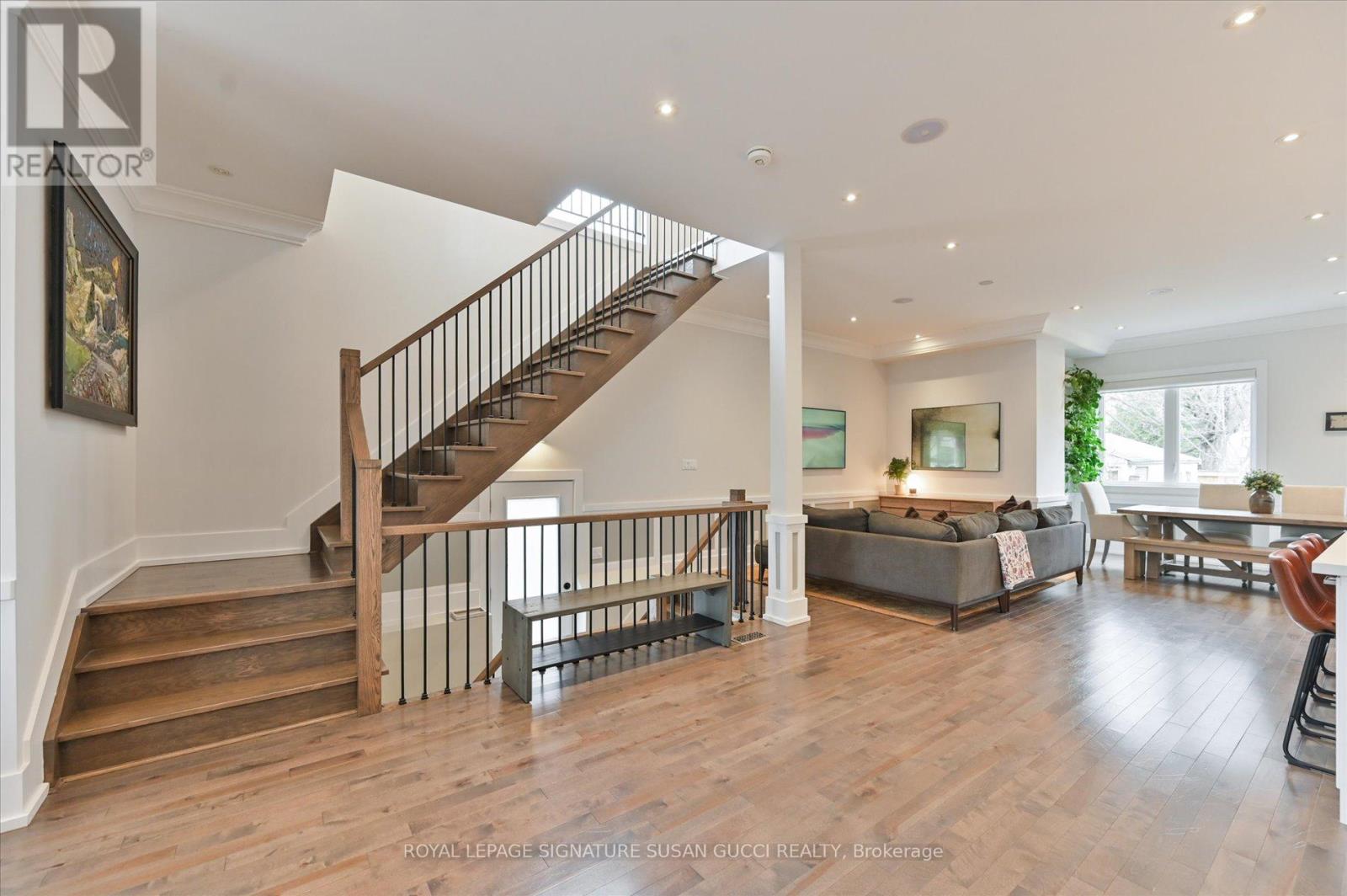 20 Warvet Crescent, Toronto, Ontario  M4B 1P3 - Photo 22 - E13062650
