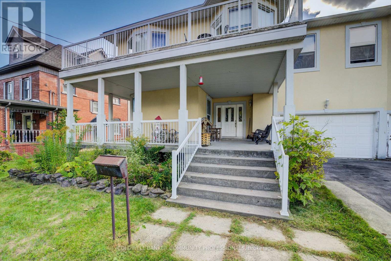 7 Robinson Street S, Grimsby, Ontario  L3M 3C5 - Photo 2 - X13077840