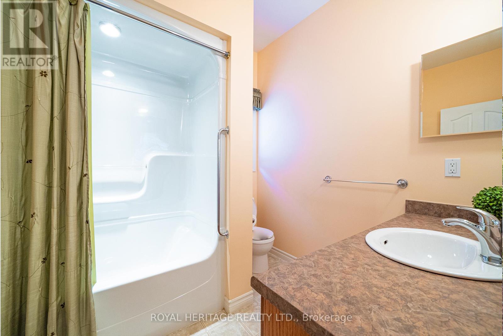 58 Elmdale Drive, Prince Edward County, Ontario  K0K 3L0 - Photo 21 - X12853032