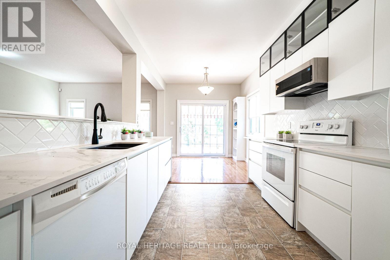 58 Elmdale Drive, Prince Edward County, Ontario  K0K 3L0 - Photo 5 - X12853032